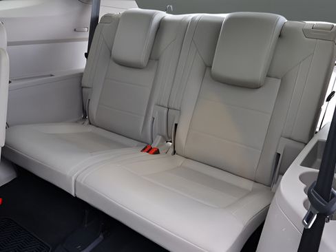 Used 2021 Volkswagen Atlas SEL R-Line FWD image 18