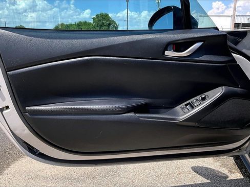 Used 2022 MAZDA MX-5 Miata Sport image 15