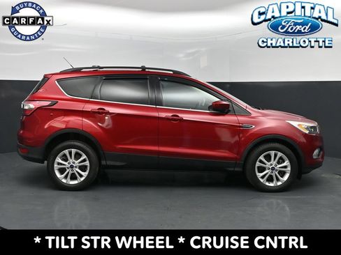 Used 2017 Ford Escape SE w/ Equipment Group 201A AWD/4WD image 8