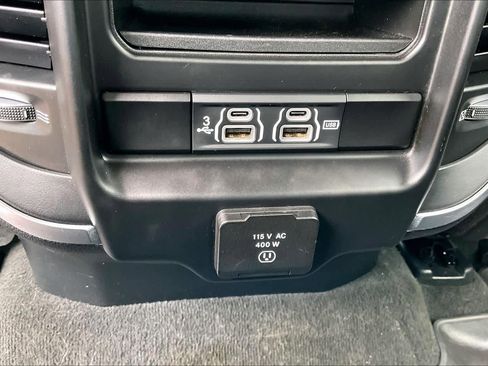 Used 2020 RAM 1500 Laramie RWD image 32