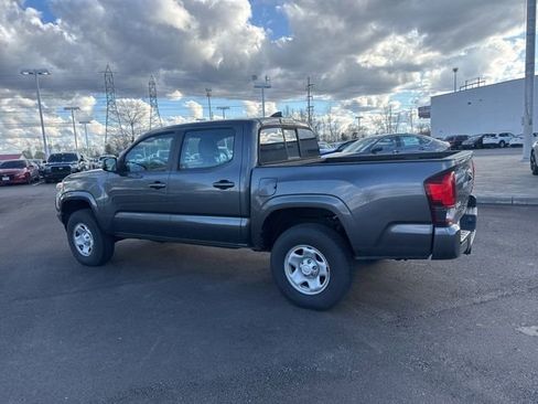 Used 2018 Toyota Tacoma SR w/ SR Convenience Package image 14