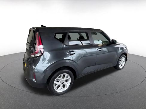 Used 2025 Kia Soul LX w/ LX Technology Package FWD image 15