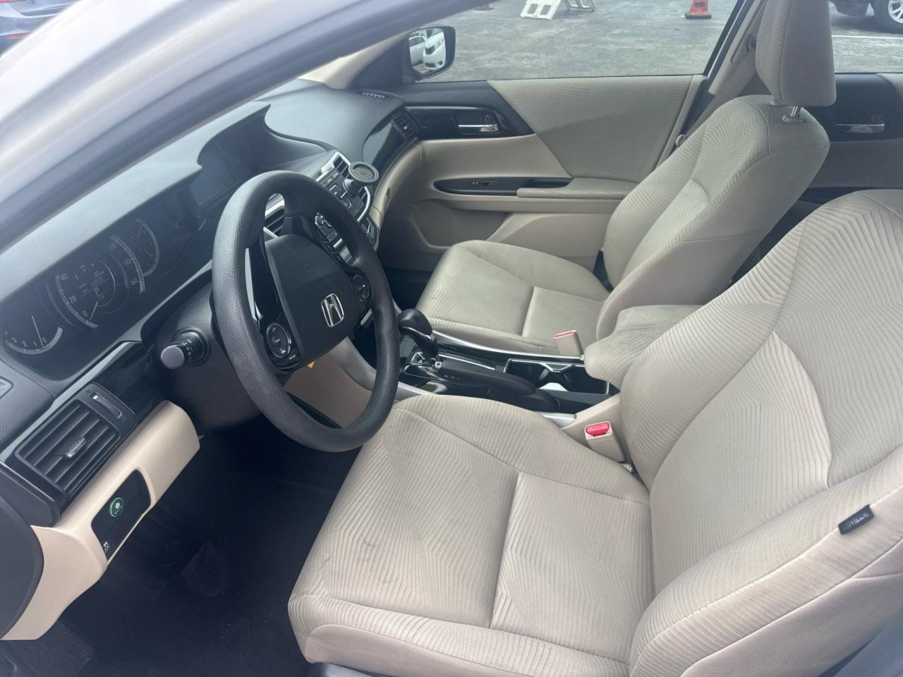 Used 2017 Honda Accord LX image 10