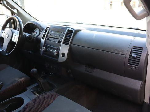 Used 2012 Nissan Frontier PRO-4X AWD/4WD image 17