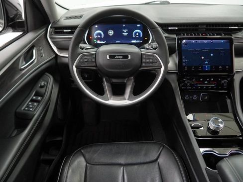 Used 2023 Jeep Grand Cherokee Limited w/ Luxury Tech Group II image 21