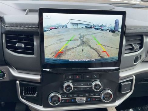 Used 2024 Ford Expedition Max XLT image 24