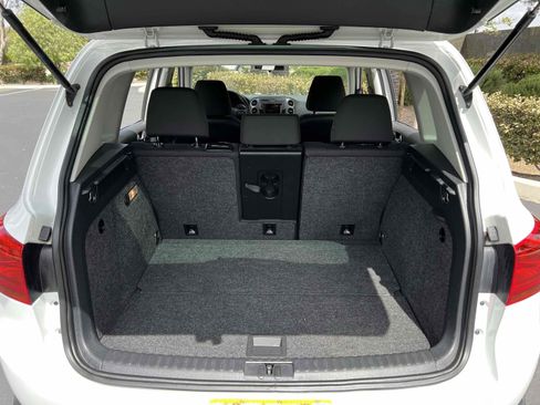 Used 2017 Volkswagen Tiguan Limited w/ Premium Package FWD image 59