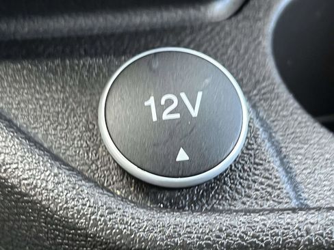 Used 2018 Ford Transit 150 XLT image 16