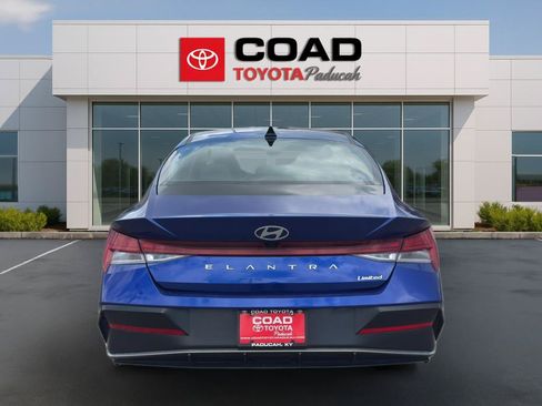 Used 2025 Hyundai Elantra Limited FWD image 4
