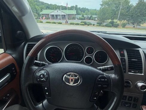 Used 2012 Toyota Sequoia Platinum AWD/4WD image 18