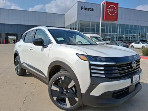 New 2026 Nissan Kicks SR image 1