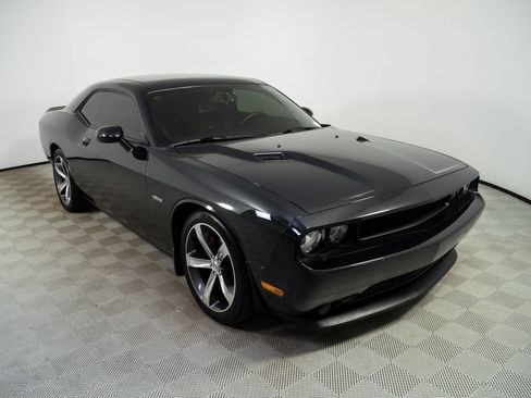 Used 2014 Dodge Challenger R/T RWD image 18