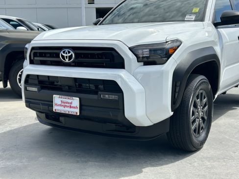 Certified 2026 Toyota 4Runner SR5 AWD/4WD image 7