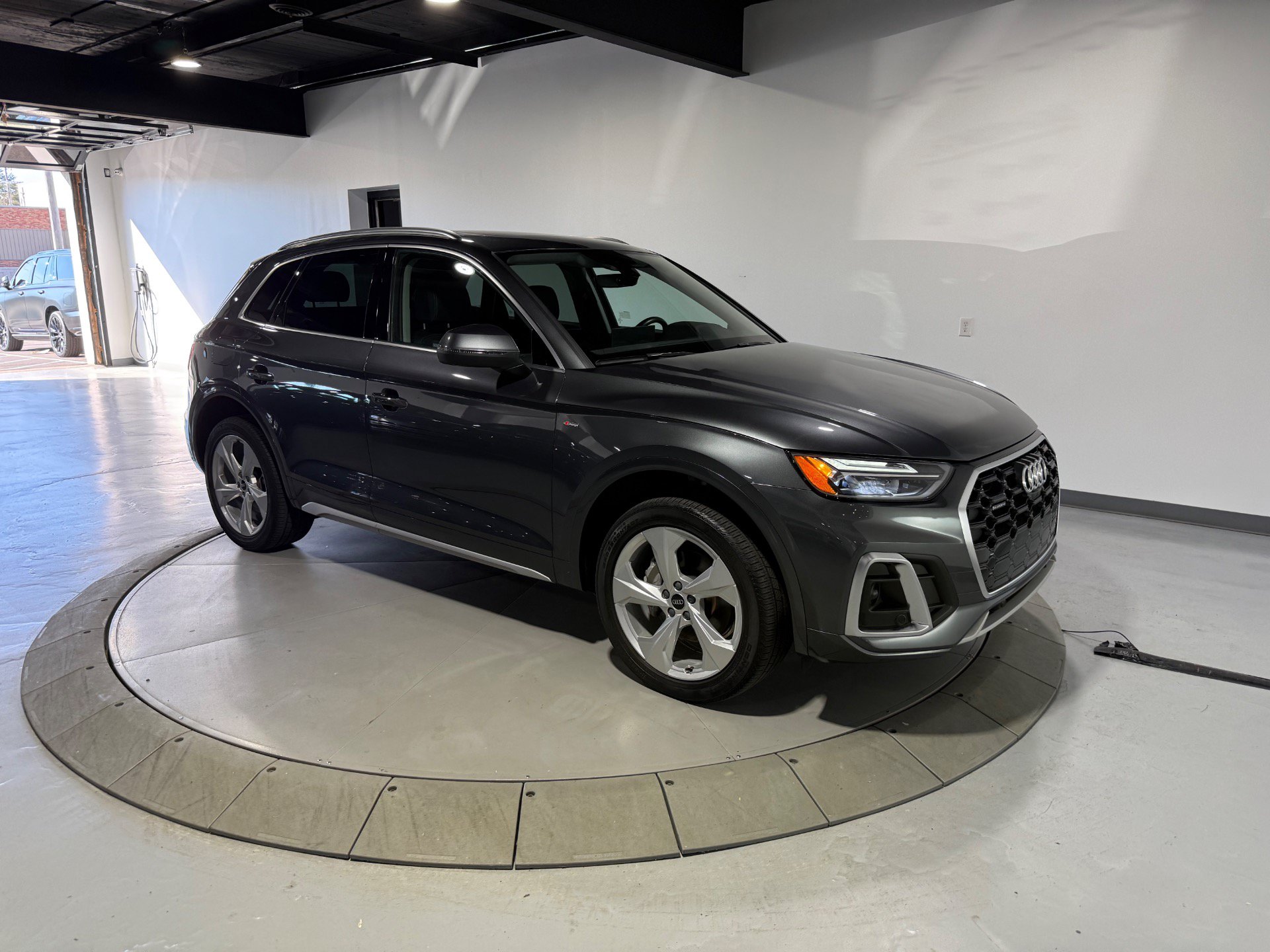 Used 2023 Audi Q5 2.0T Premium Plus w/ Premium Plus Package AWD/4WD image 7