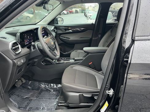 Used 2025 Chevrolet TrailBlazer LT w/ Driver Confidence Package image 21