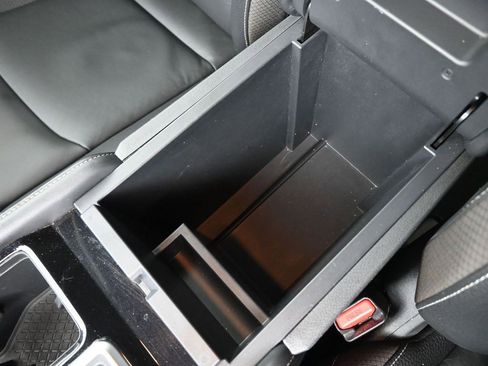 Used 2022 Nissan Pathfinder SL image 9