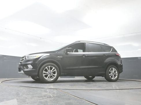 Used 2017 Ford Escape SE image 26