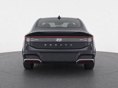 Used 2025 Hyundai Sonata Limited FWD image 6