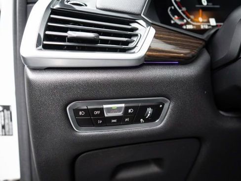 Used 2019 BMW X5 xDrive40i w/ Parking Assistance Package image 29
