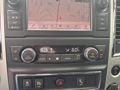 Used 2019 Nissan Titan SL image 19