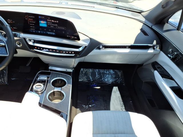 Used 2023 Cadillac Lyriq 2WD image 19