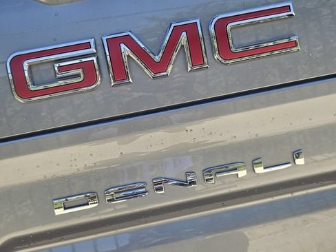 Used 2023 GMC Sierra 1500 Denali AWD/4WD image 11