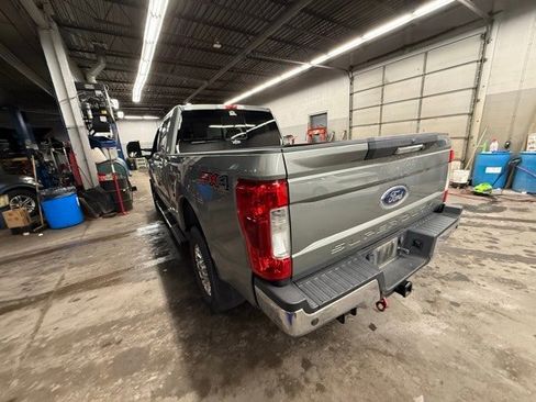 Used 2019 Ford F250 XLT w/ XLT Premium Package image 4