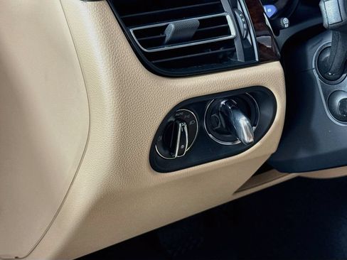 Certified 2026 Porsche Macan AWD/4WD image 11