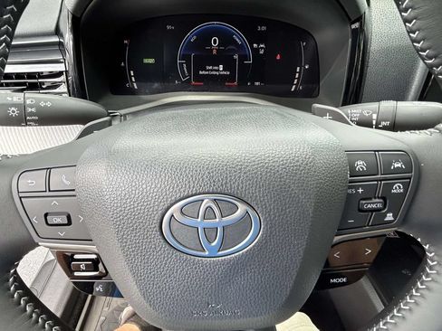 New 2026 Toyota Camry SE w/ Convenience Package FWD image 26