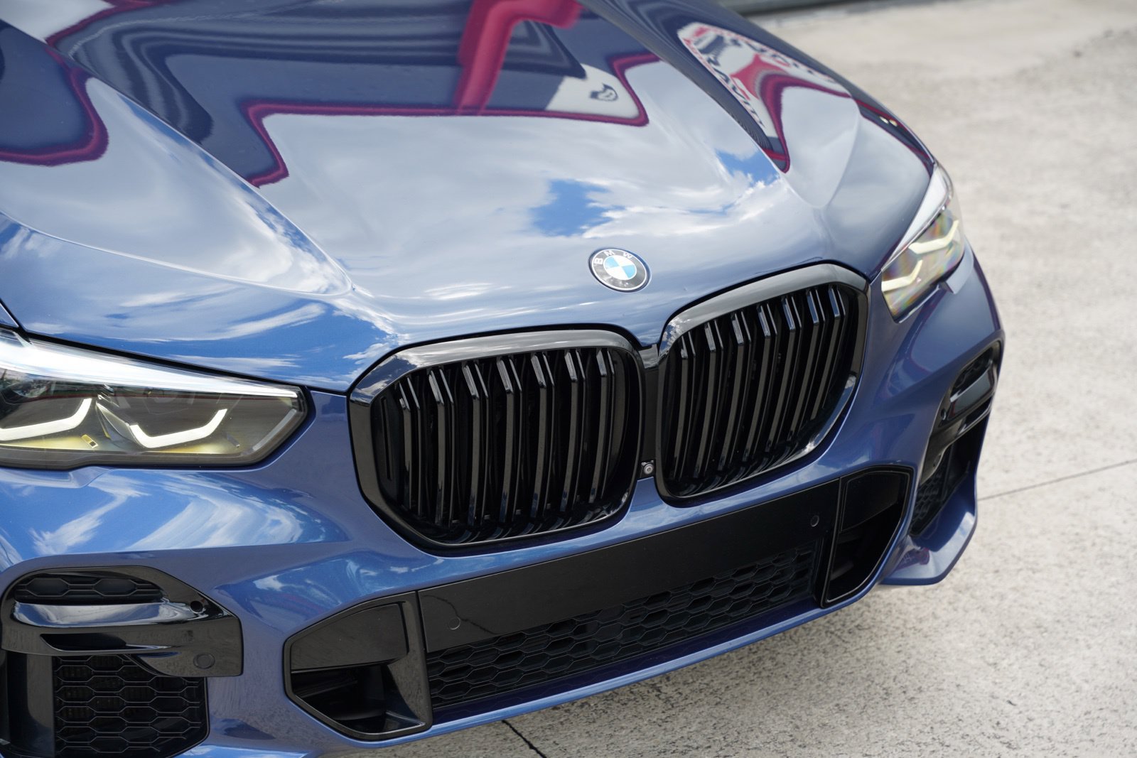 Used 2022 BMW X5 sDrive40i w/ M Sport Package RWD image 4