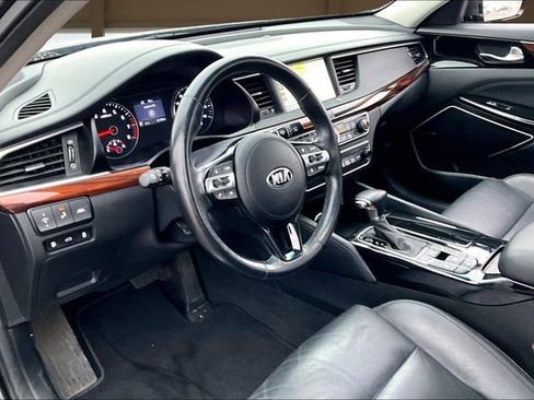 Used 2019 Kia Cadenza Technology image 14