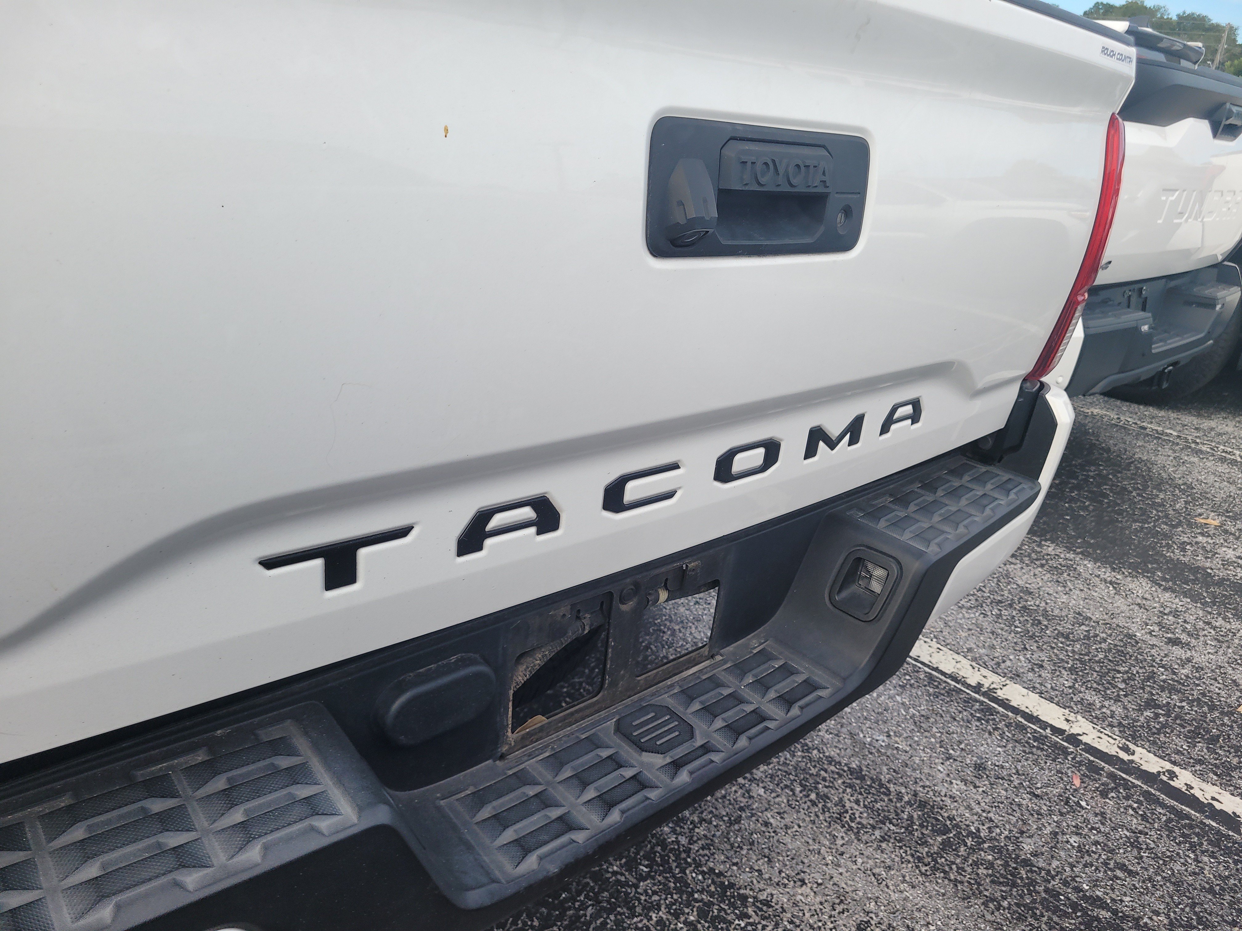 Used 2019 Toyota Tacoma SR w/ SR Convenience Package RWD image 10
