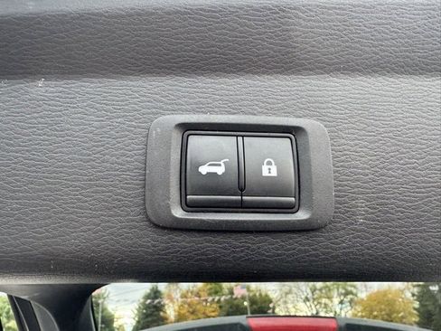 Used 2023 Mitsubishi Outlander SE image 11