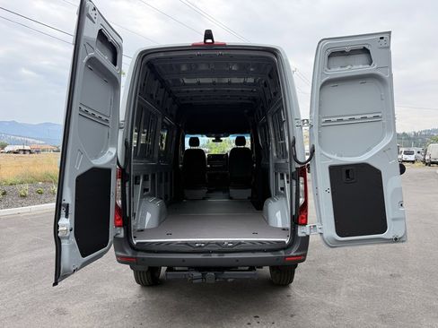 New 2025 Mercedes-Benz Sprinter 2500 image 8