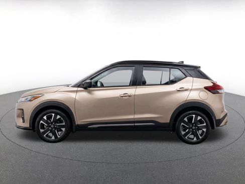 Used 2026 Nissan Kicks SV w/ Cold Weather Package AWD/4WD image 4