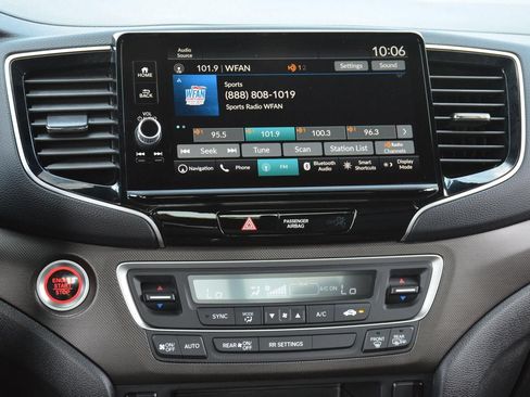 Used 2025 Honda Ridgeline TrailSport image 14