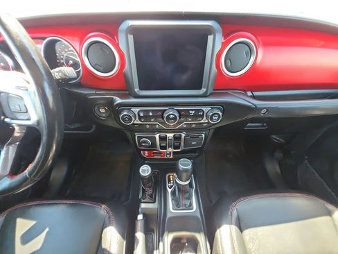 Used 2021 Jeep Gladiator Rubicon AWD/4WD image 11