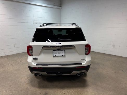 Used 2021 Ford Explorer King Ranch w/ Premium Technology Package image 8