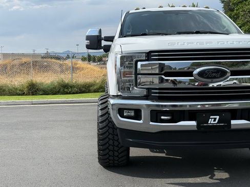 Used 2018 Ford F350 Lariat w/ Chrome Package AWD/4WD image 4