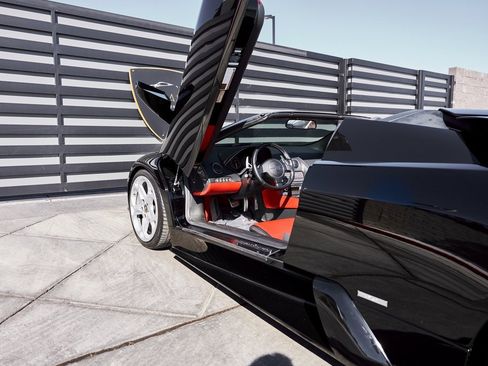 Used 2006 Lamborghini Murcielago Base image 38