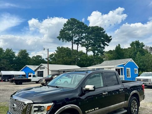Used 2019 Nissan Titan Platinum Reserve AWD/4WD image 5