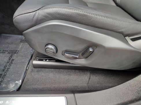 Used 2024 Volvo XC90 B6 Plus w/ Protection Package Premier image 12