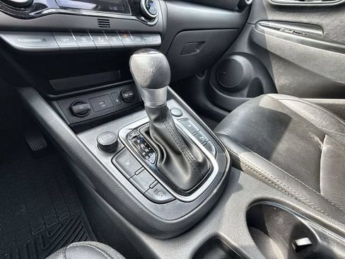 Used 2023 Hyundai Kona Limited FWD image 20