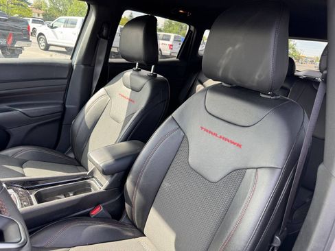Used 2024 Jeep Compass Trailhawk w/ Trailhawk Convenience Group AWD/4WD image 10