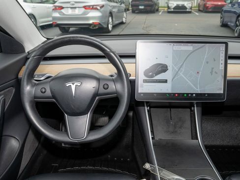 Used 2018 Tesla Model 3 Long Range image 6