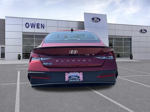 Used 2025 Hyundai Elantra Sport FWD image 5