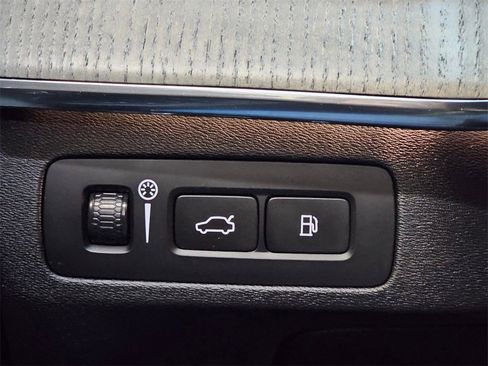 Used 2021 Volvo XC90 T8 Inscription w/ Protection Package Premier image 35