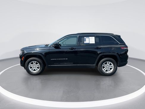 Used 2024 Jeep Grand Cherokee Laredo w/ Luxury Tech Group I AWD/4WD image 6