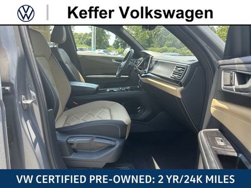 Certified 2024 Volkswagen Atlas Cross Sport SE FWD image 30