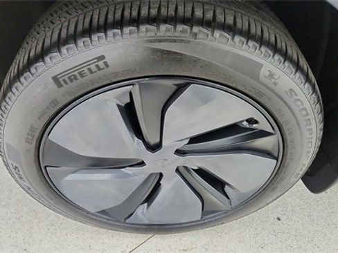 Used 2026 Tesla Model Y 2WD image 55